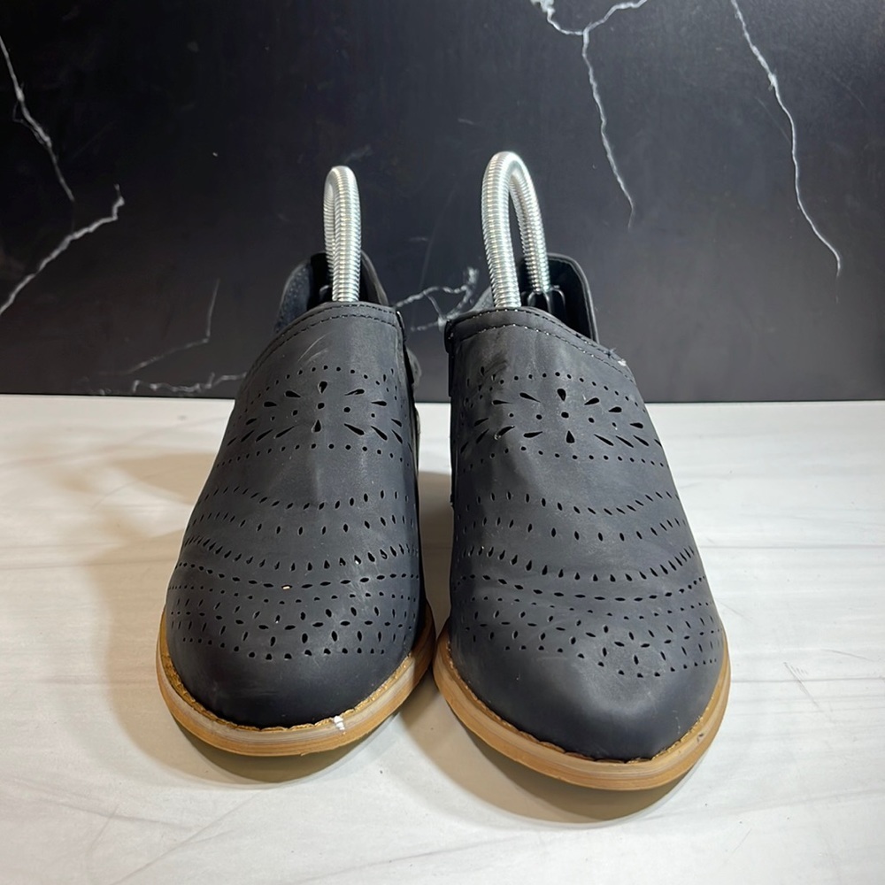 Unbranded Women’s Ankle Bootie Black sz 6.5